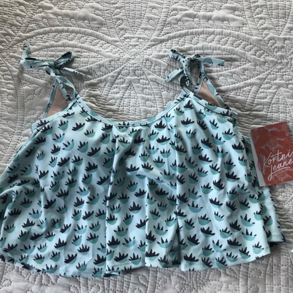 NWT Kortni Jeane Mint Bowls Swing Top- size medium